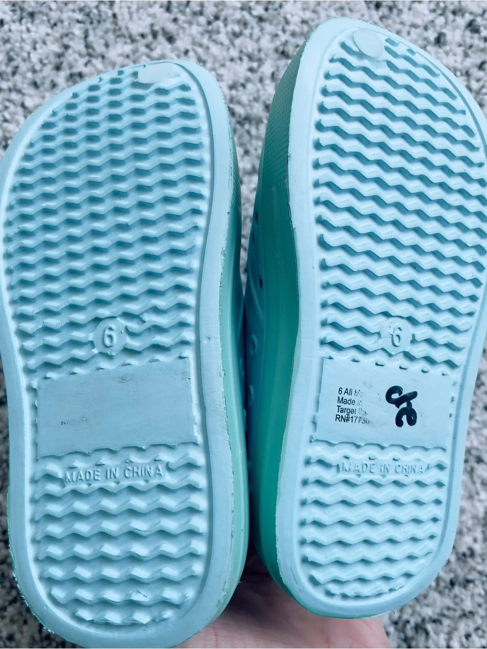 Kids Lightweight Aqua Blue Slip-On Water Shoes size 6 toddler